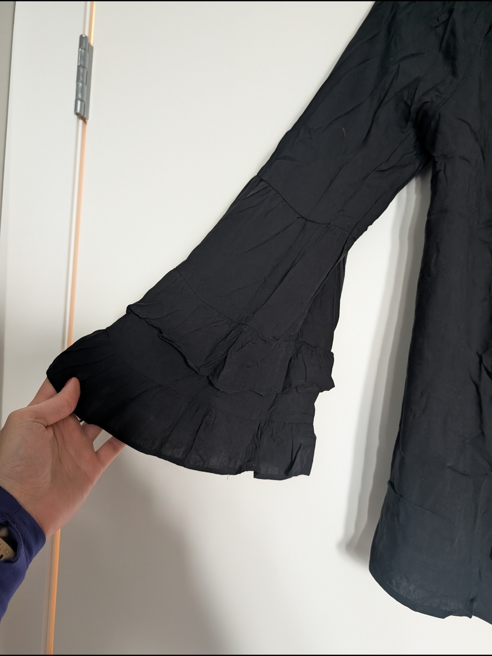 Off-Shoulder Ruffle Sleeve Top - Black - Picture 4 of 4
